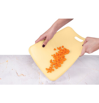 344 mm x 244 mm x 2,7 mm Esnek Kesme Tahtası